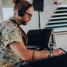 Cargar imagen en el visor de la galería, Monitor de escenario activo coaxial de 15&quot; | LD Systems MON15AG3
